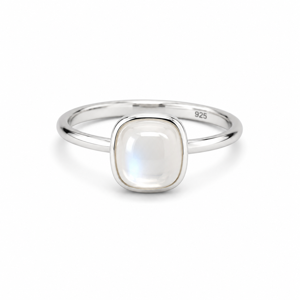 Moonstone Solitaire Sterling Silver Ring in 925 sterling silver - photo 3 of 4