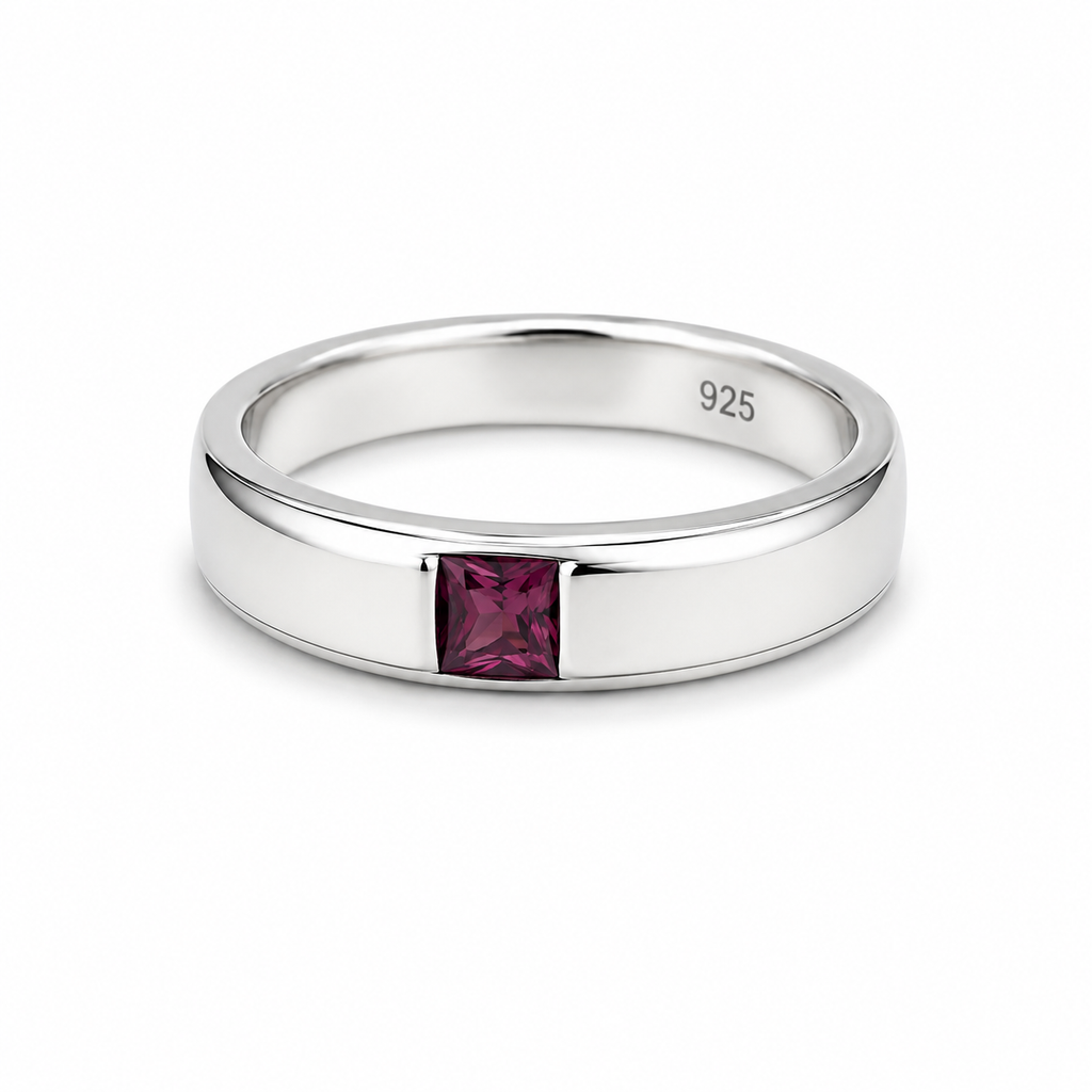 Garnet Solitaire Sterling Silver Ring in 925 sterling silver - photo 4 of 4