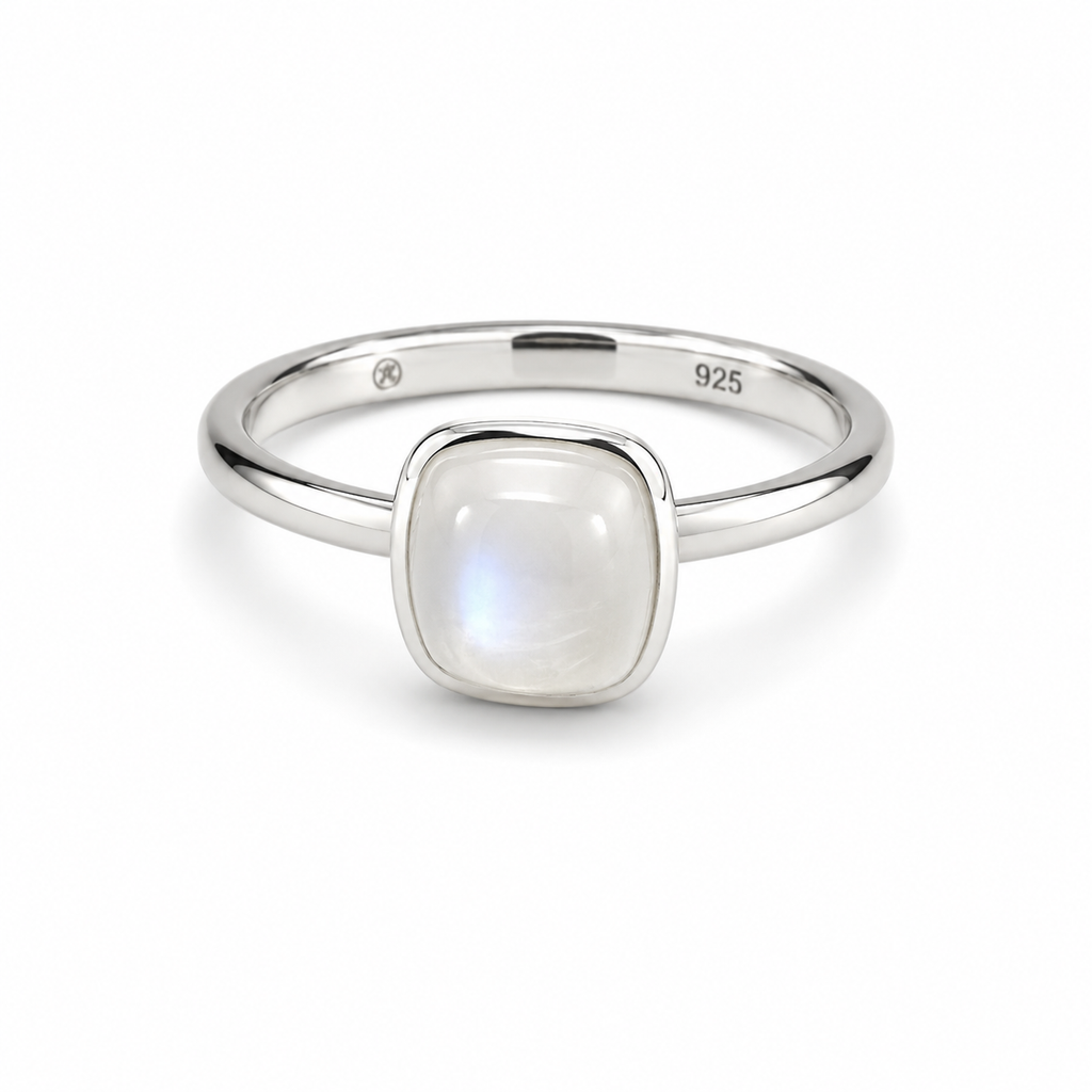 Moonstone Solitaire Sterling Silver Ring in 925 sterling silver - photo 4 of 4