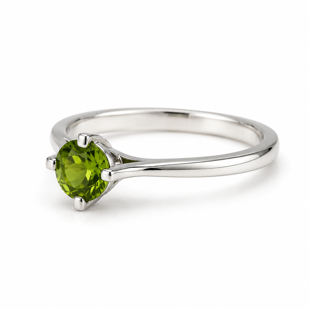 Peridot Solitaire Sterling Silver Ring in 925 sterling silver - photo 4 of 4