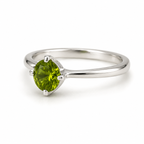 Peridot Solitaire Sterling Silver Ring in 925 sterling silver - photo 3 of 4