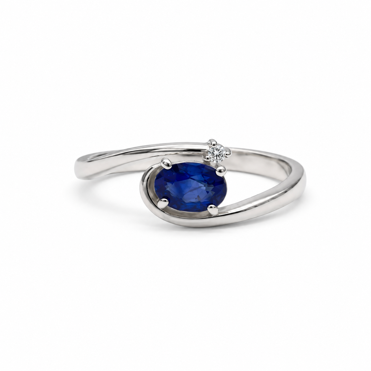 Blue Sapphire Solitaire Sterling Silver Ring in 925 sterling silver - photo 4 of 7