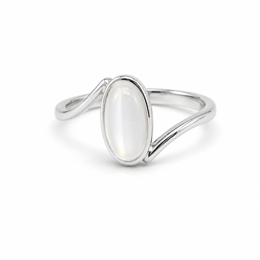 Moonstone Solitaire Sterling Silver Ring in 925 sterling silver - photo 2 of 4