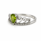 Peridot Vintage Sterling Silver Ring in 925 sterling silver - photo 3 of 4